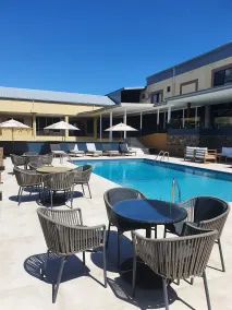 Cara Hotels Trinidad - Piscina