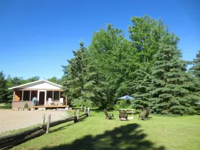 Hush Lodge and Cottages - Ausblick vom Zimmer