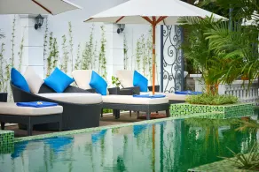 Manoir Des Arts Hotel - Piscina