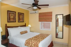 Yellow Bird Hotel - Room