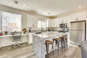 2 Mi to Dtwn Phoenix: Sleek Apt w/ Fenced Yard! - Interiør
