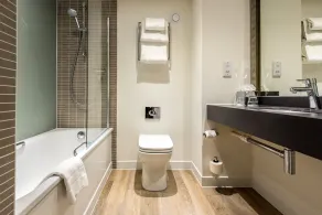 Holiday Inn Reading West by IHG - Baño