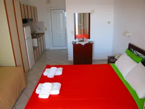 Spiros Studios - Habitación