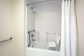 Ramada by Wyndham Pelham - Salle de bain