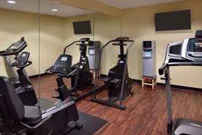 Hawthorn Extended Stay by Wyndham Milwaukee Airport - Salle de remise en forme