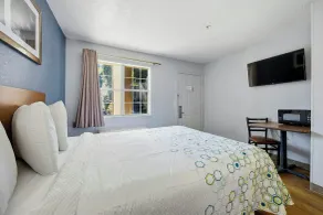 HomeTowne Studios by Red Roof Atlanta - Peachtree Corners - Camera