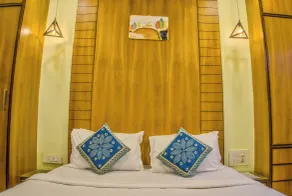 Hotel Thakur Galaxy- Nr Railway Station - Chambre