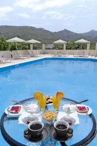 Hiona Holiday Hotel - Basseng