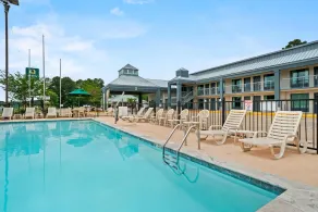 Quality Inn Louisville MS - Pool