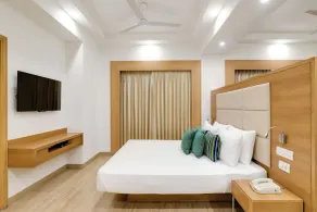 Lemon Tree Hotel, Sector 60, Gurugram - Camera