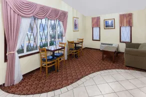 Knights Inn - Tucker - Hall