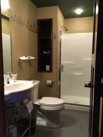 McMenamins Kennedy School - Bathroom