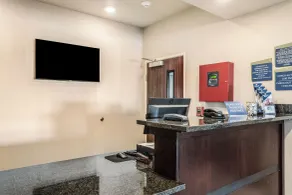Cobblestone Hotel & Suites - Newport - Rezeption