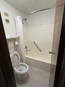 Simply Home Inn & Suites - Badezimmer