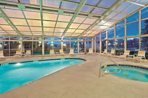 La Quinta by Wyndham Mansfield OH - Piscine