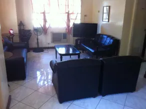 RedDoorz @ Tondaligan Beach Hotel - Lobby sitting area