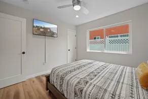 Completely Renovated Oasis on the Hill - Chambre