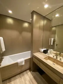 4Leisure Suites DAMAC Esclusiva Towers - Bathroom