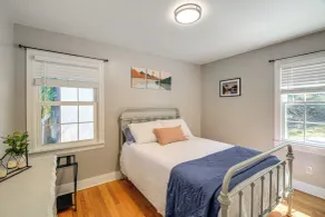 Walk to Radford University: Home w/ Fire Pit! - Chambre