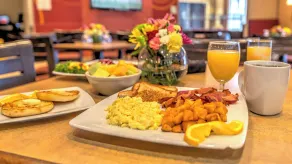 Holiday Inn North Quail Springs by IHG - Restaurant