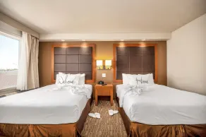Home Inn & Suites Regina East - Room