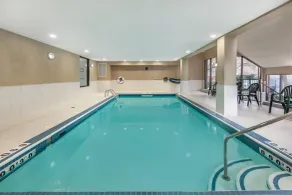 Quality Hotel - Piscine