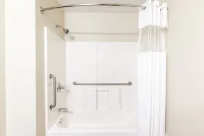 Super 8 by Wyndham Liverpool/Clay/Syracuse Area - Salle de bain