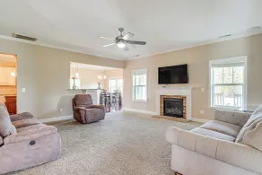 18 Mi to Pinehurst: Quiet + Spacious Family Home! - Interiör