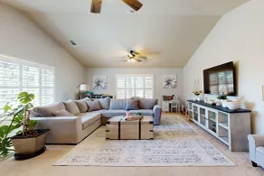 1 Mi to Lake Tulloch: Home w/ Patio Oasis & Pool - Innvendig