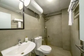 Olive Hotel Indiranagar by Embassy Group - Bathroom