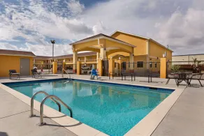 Days Inn by Wyndham Odessa - Piscine
