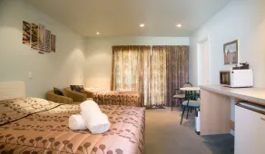 Alpine Lodge Motel - Room