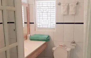 Regent Apartments - Bathroom