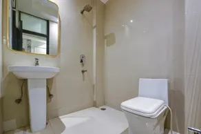 Hotel Baba Deluxe near New Delhi Railway Station and City Center -By RCG Hotels - Bathroom