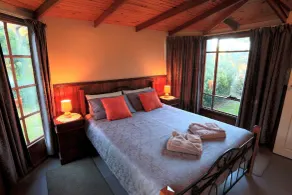 Stanley Lakeside Spa Cabins - Room