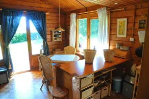 De Ronde - Essbereich im Zimmer