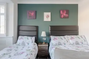 Room-apple House Wembley - Family Room w - Chambre