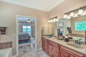 Bull Shoals Retreat w/ Panoramic River Views! - Værelse