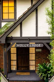 Holly Lodge - Reception