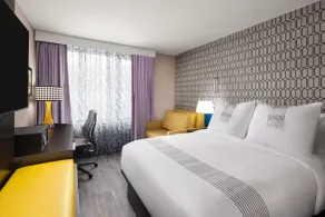 GLō Best Western Bronx NYC - Camera