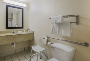 Red Roof Inn & Suites Knoxville East - Bad