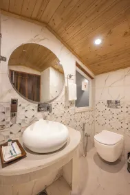 Hotel Wood Stock Luxury - A Boutique Property - Penthouse - Open Air Restaurant & Terrace - Bathroom