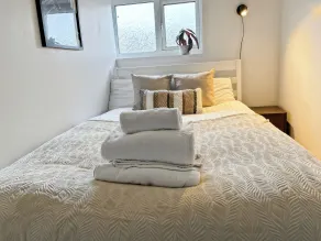 Family Holiday Home With Hot Tub Sauna Sleeps 8 - Rum