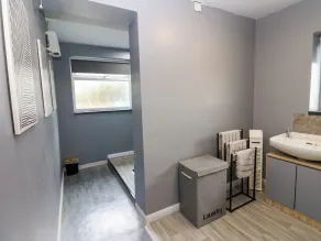 Newfield Apartment - Bad