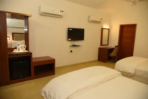 Palm Green Club & Resort by The Sky Imperial - Room