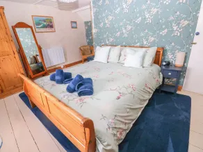 2 Strand Cottages - Camera