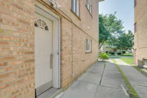 Walk to Train: Convenient Skokie Condo! - Intérieur