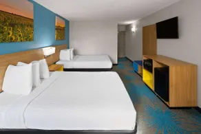 Days Inn & Suites by Wyndham Northwest Indianapolis - Room