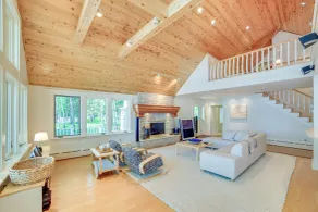 Lakefront Michigan Retreat w/ Private Dock - Innenbereich
