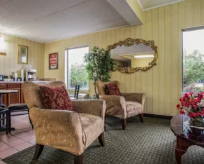 Econo Lodge Inn & Suites Lugoff - Lobby